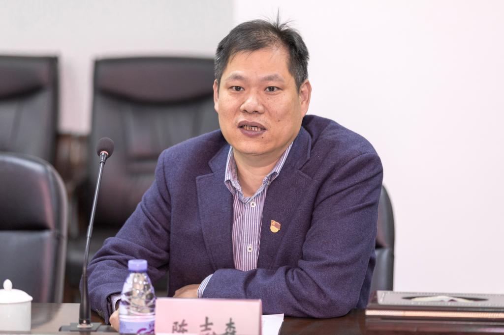 銀行行長講話.jpg 銀行行長講話.jpg