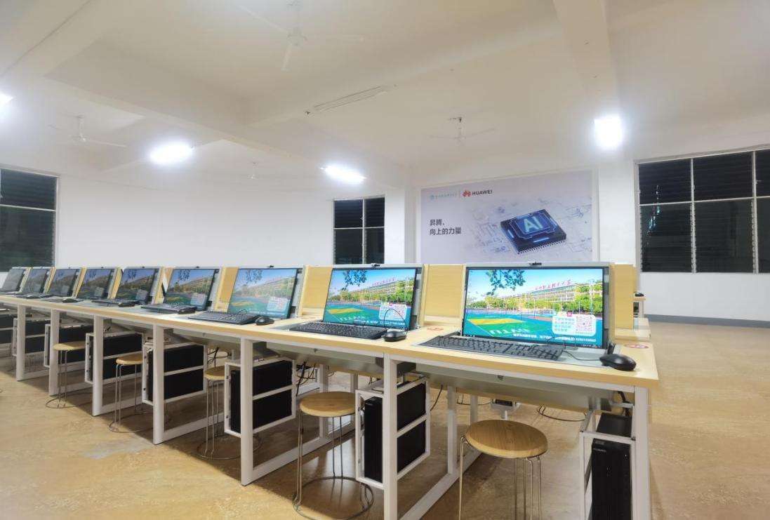 福建泉州大力推進數字人才基地建設
